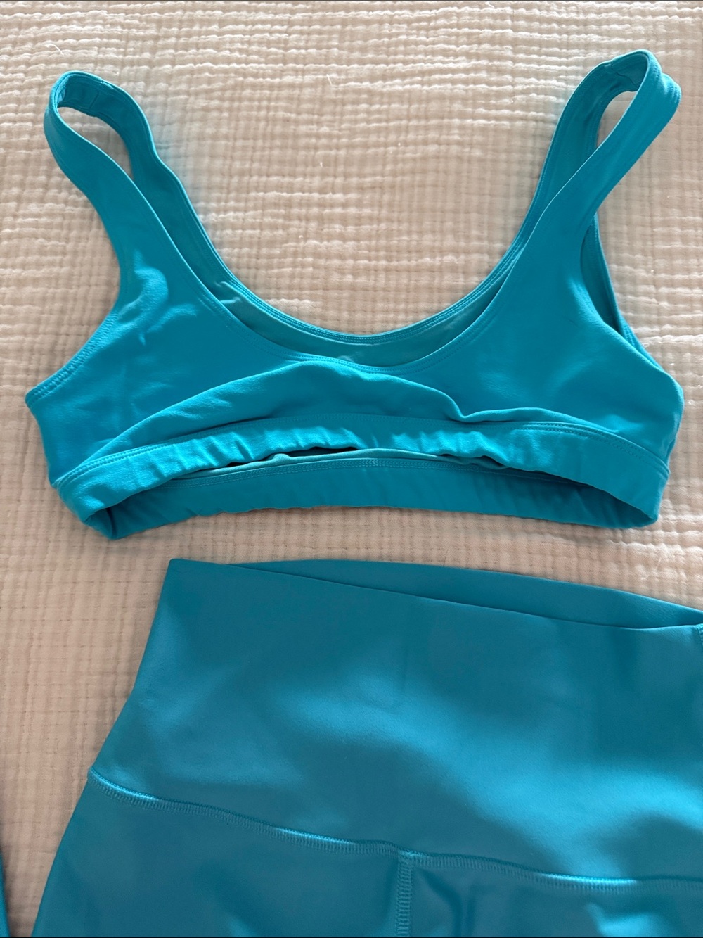 Turquoise Alo Yoga set - Picture 2 of 5